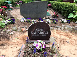 Kapakmens - Kapu piemineklis