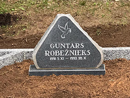 Kapakmens - Kapu piemineklis