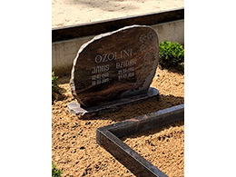 Kapakmens - Kapu piemineklis