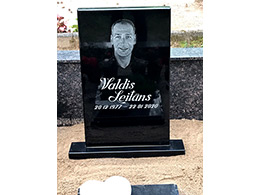 Kapakmens - Kapu piemineklis