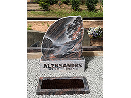 Kapakmens - Kapu piemineklis